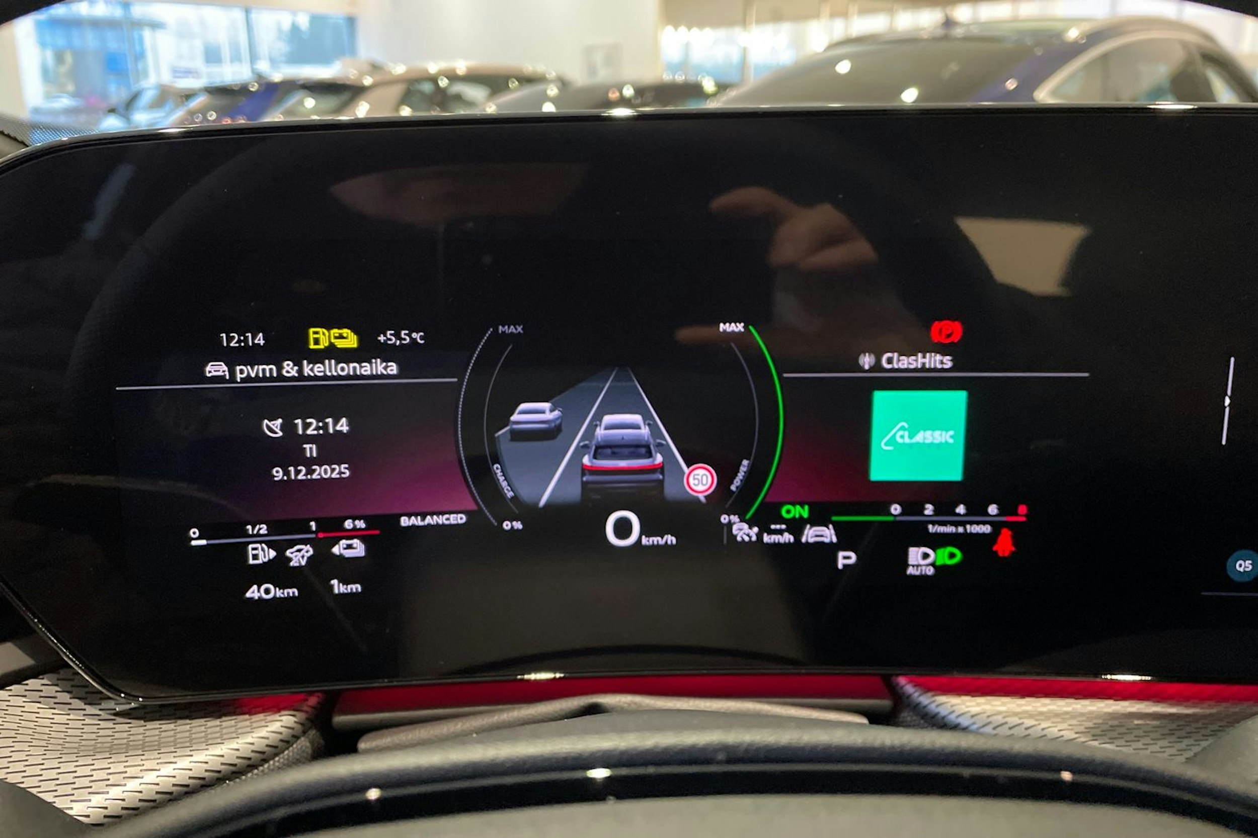 valkoinen Audi Q5 2025 kuva 16.