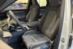 valkoinen Audi Q5 2025 kuva 18.