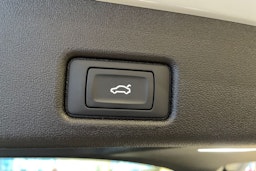 valkoinen Audi Q5 2025 kuva 23.