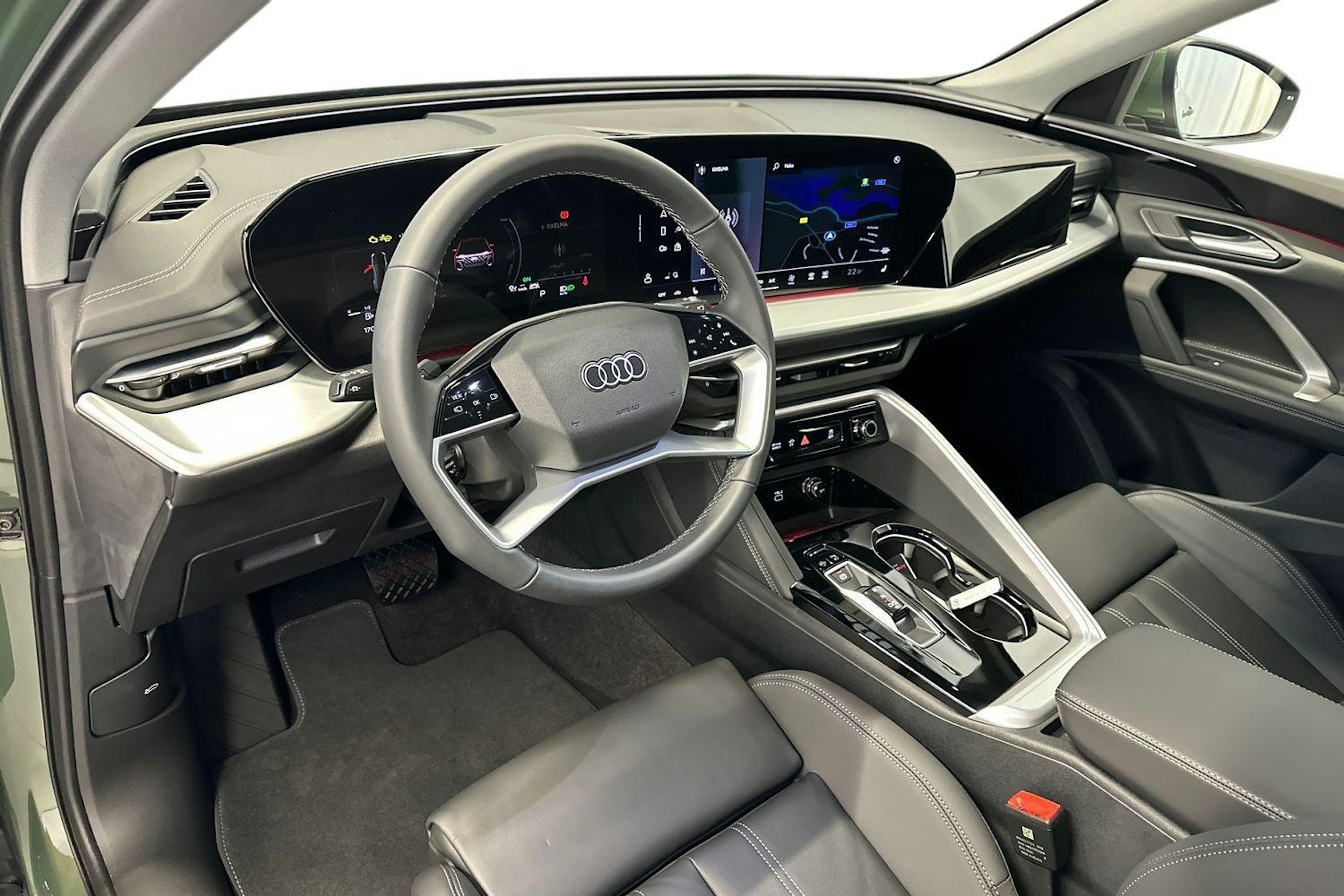 district vihreä Audi Q5 2025 kuva 3.