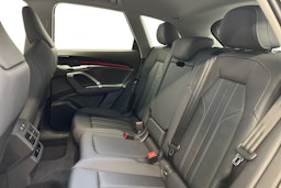 district vihreä Audi Q5 2025 kuva 4.