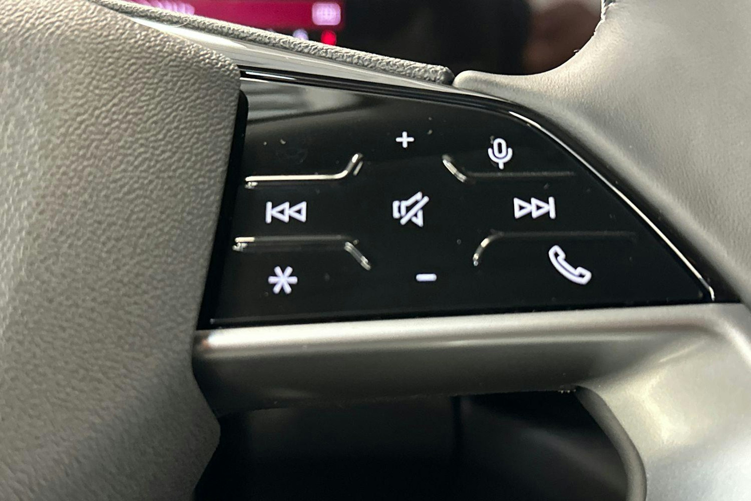 district vihreä Audi Q5 2025 kuva 10.