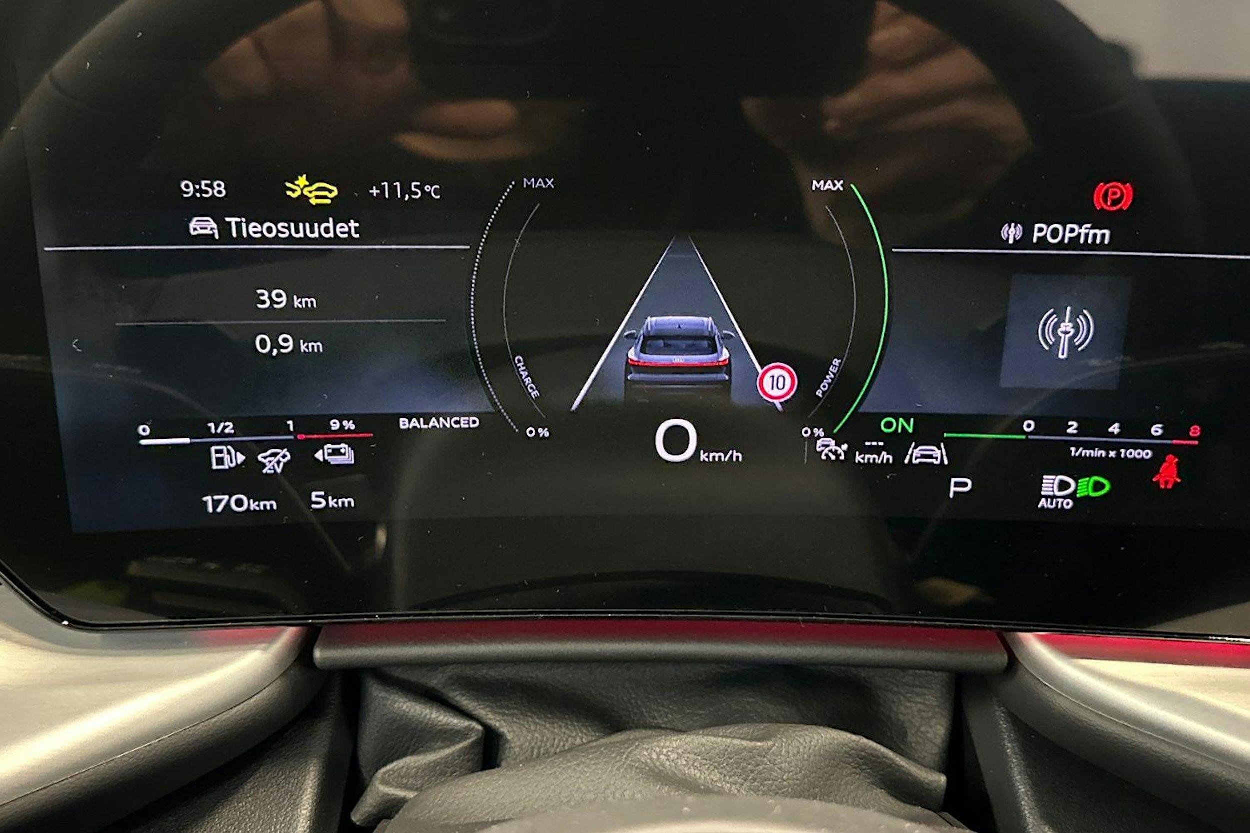 district vihreä Audi Q5 2025 kuva 12.