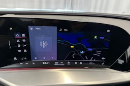 district vihreä Audi Q5 2025 kuva 13.