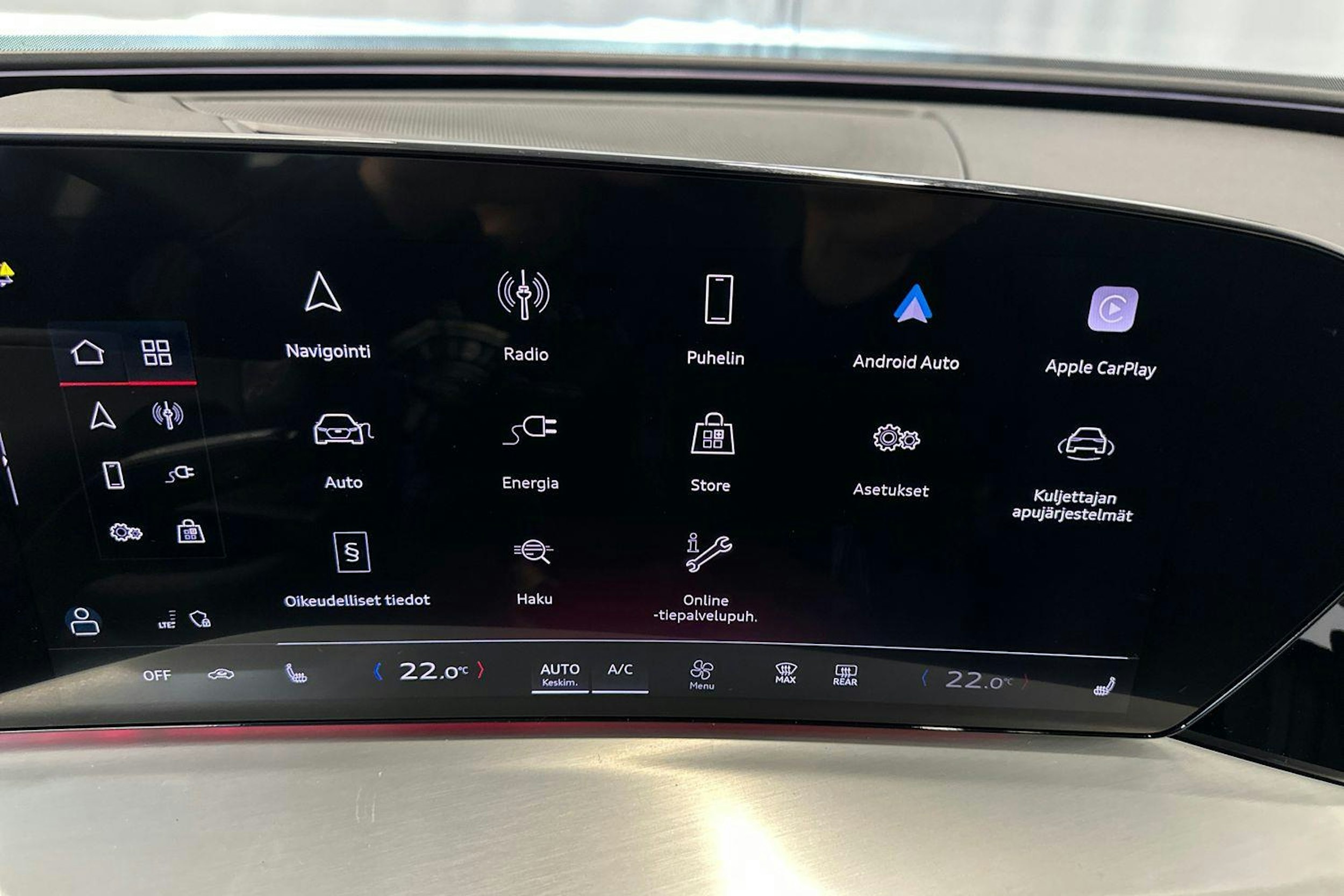 district vihreä Audi Q5 2025 kuva 14.