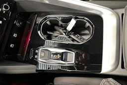 district vihreä Audi Q5 2025 kuva 16.