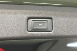 district vihreä Audi Q5 2025 kuva 17.