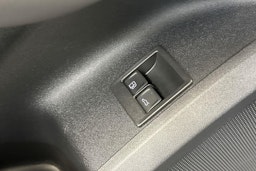 district vihreä Audi Q5 2025 kuva 19.