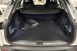 met. valkoinen Audi Q5 2025 kuva 11.