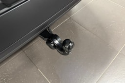 met. valkoinen Audi Q5 2025 kuva 12.