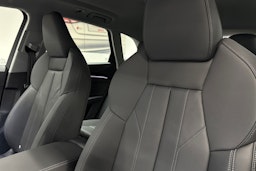 met. valkoinen Audi Q5 2025 kuva 13.