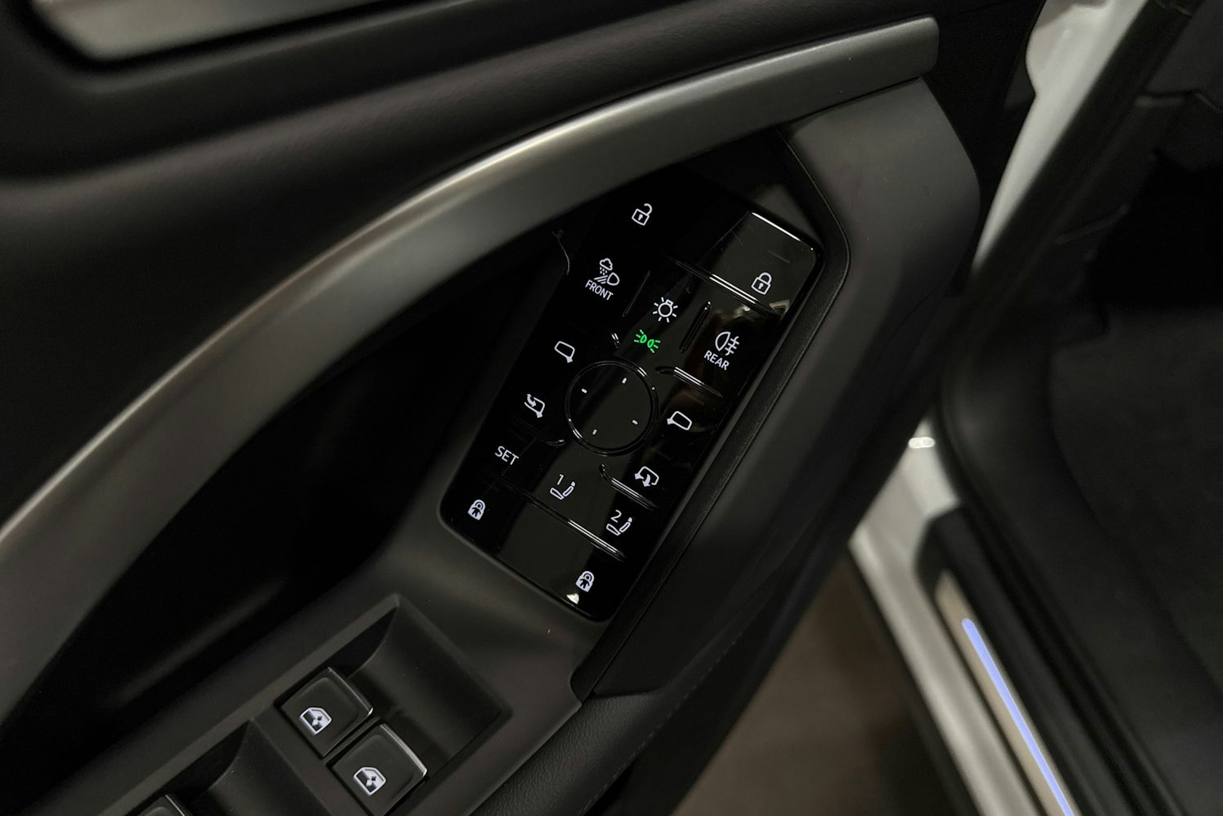 met. valkoinen Audi Q5 2025 kuva 14.