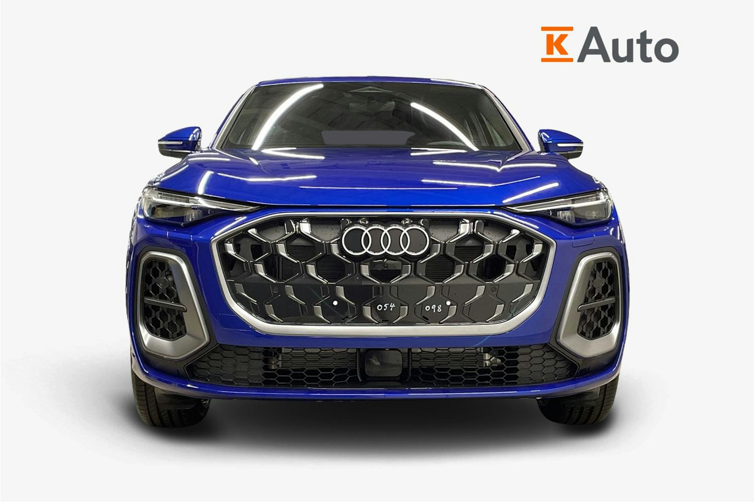 sininen Audi Q5 2025 kuva 4.