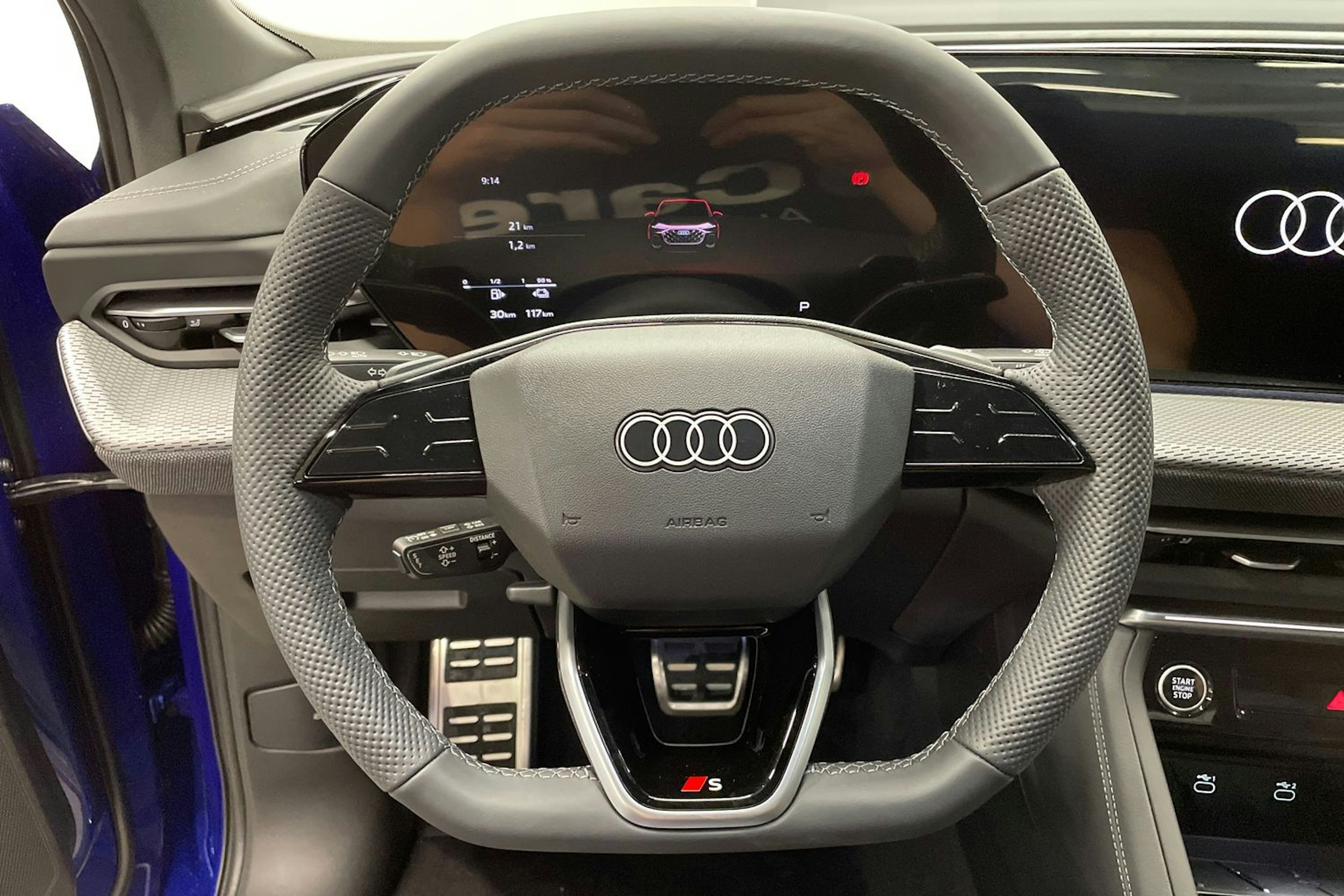 sininen Audi Q5 2025 kuva 11.