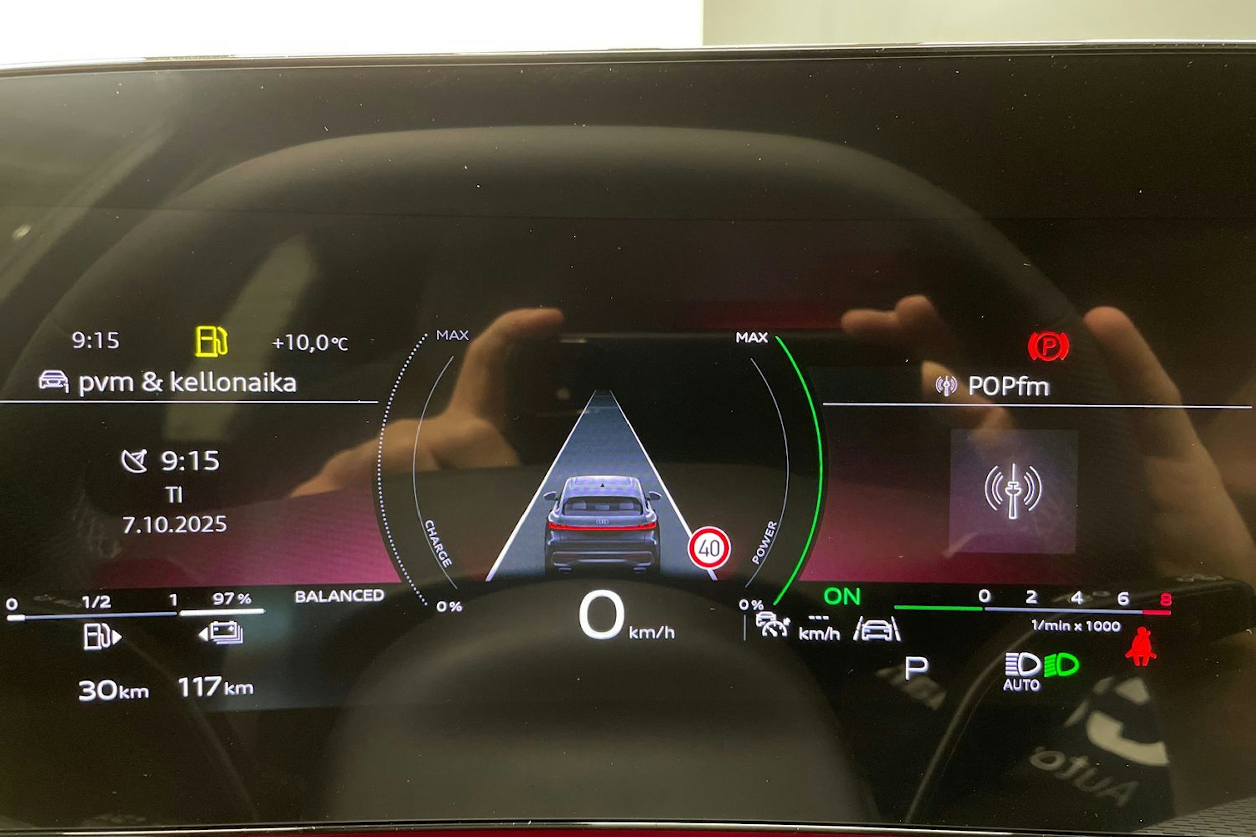 sininen Audi Q5 2025 kuva 12.