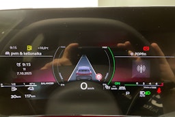 sininen Audi Q5 2025 kuva 12.