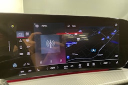 sininen Audi Q5 2025 kuva 13.