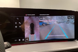 sininen Audi Q5 2025 kuva 16.