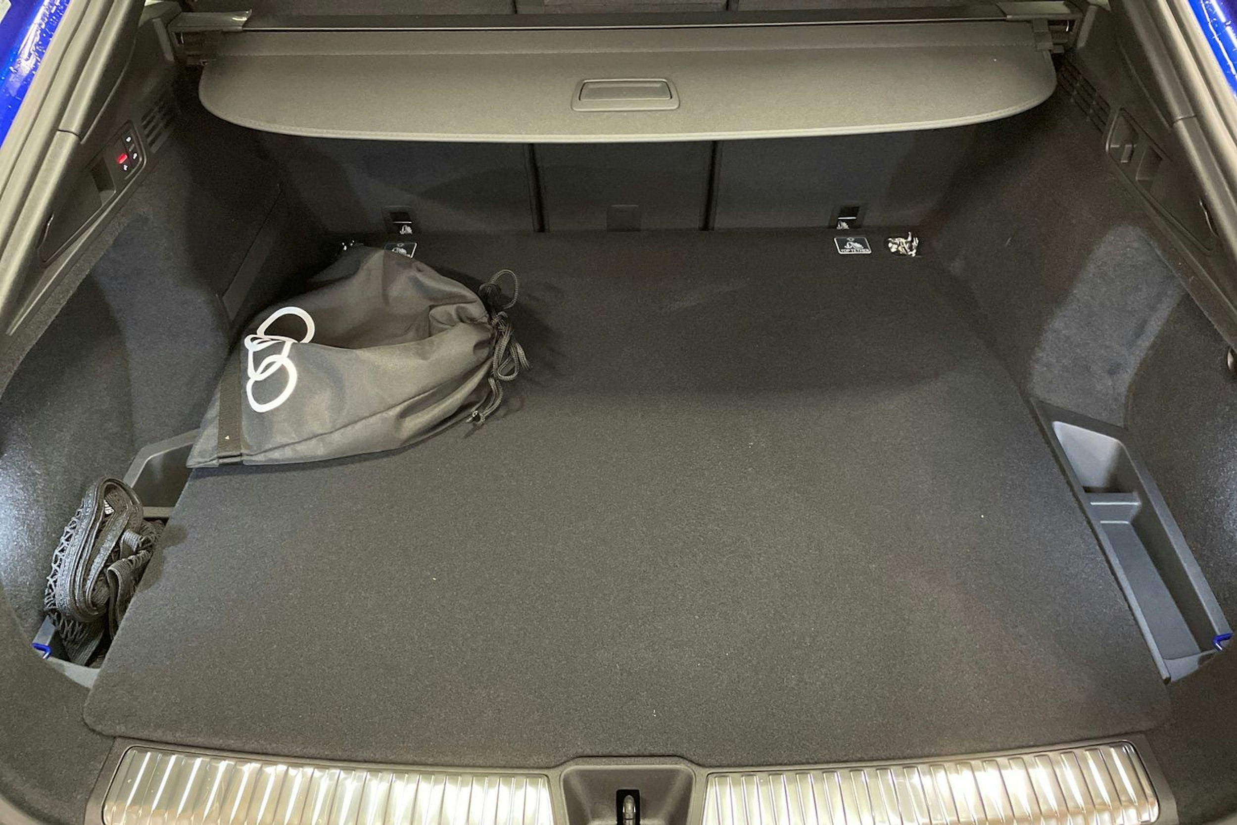 sininen Audi Q5 2025 kuva 17.