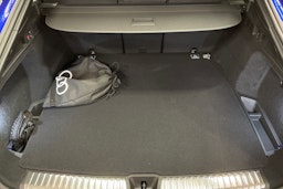 sininen Audi Q5 2025 kuva 17.