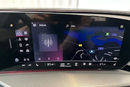 grenadine punainen Audi Q5 2025 kuva 9.