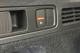 grenadine punainen Audi Q5 2025 kuva 13.
