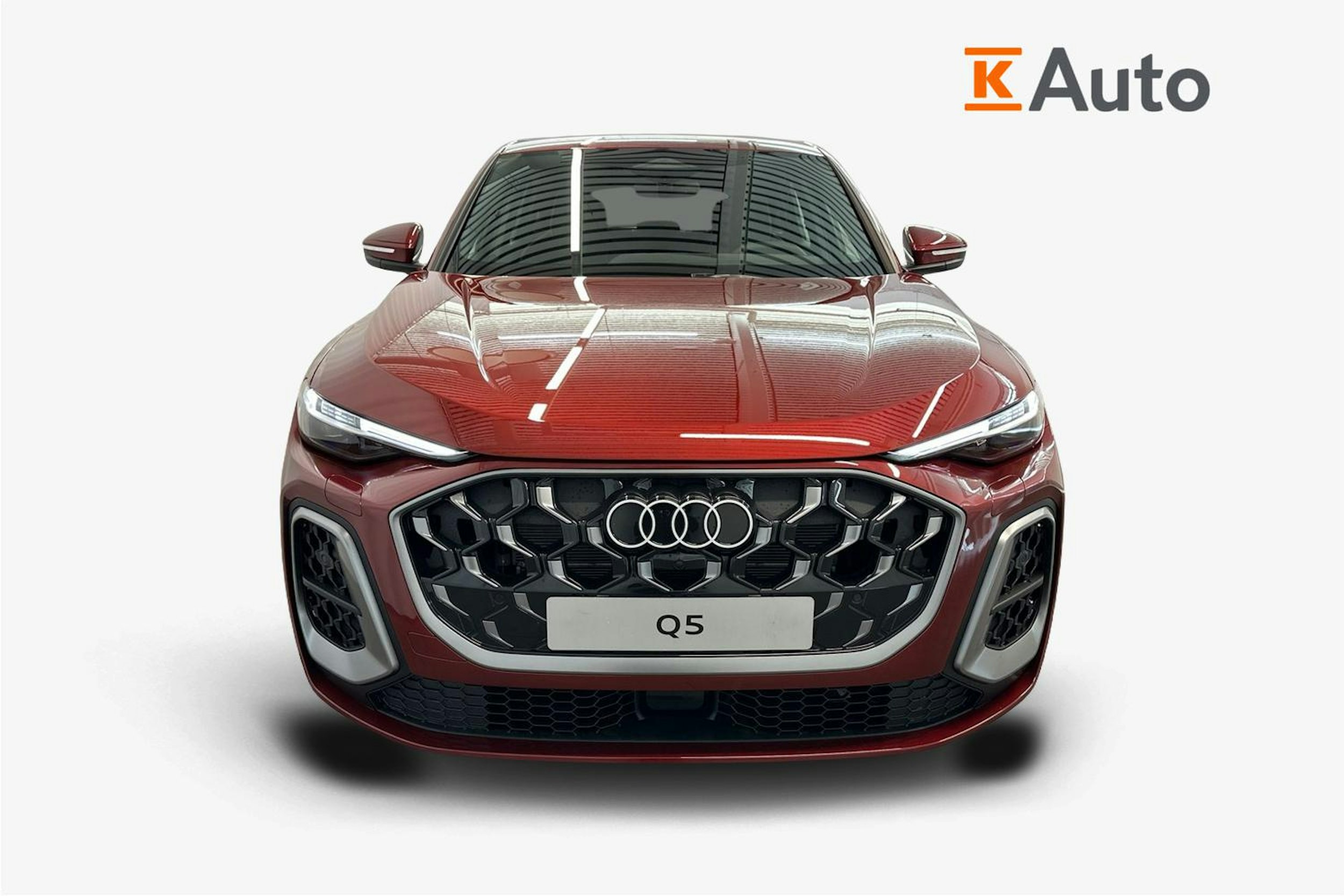 grenadine punainen Audi Q5 2025 kuva 17.