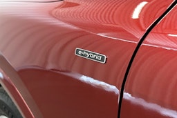 grenadine punainen Audi Q5 2025 kuva 20.