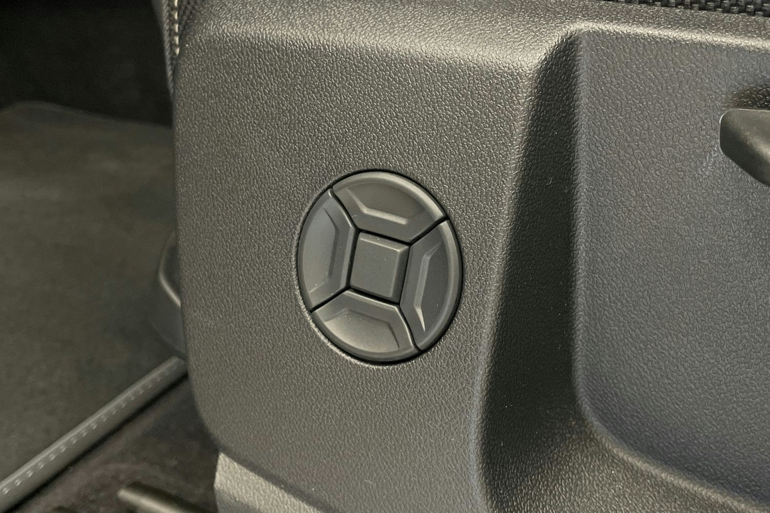 met. harmaa Audi Q5 2025 kuva 13.
