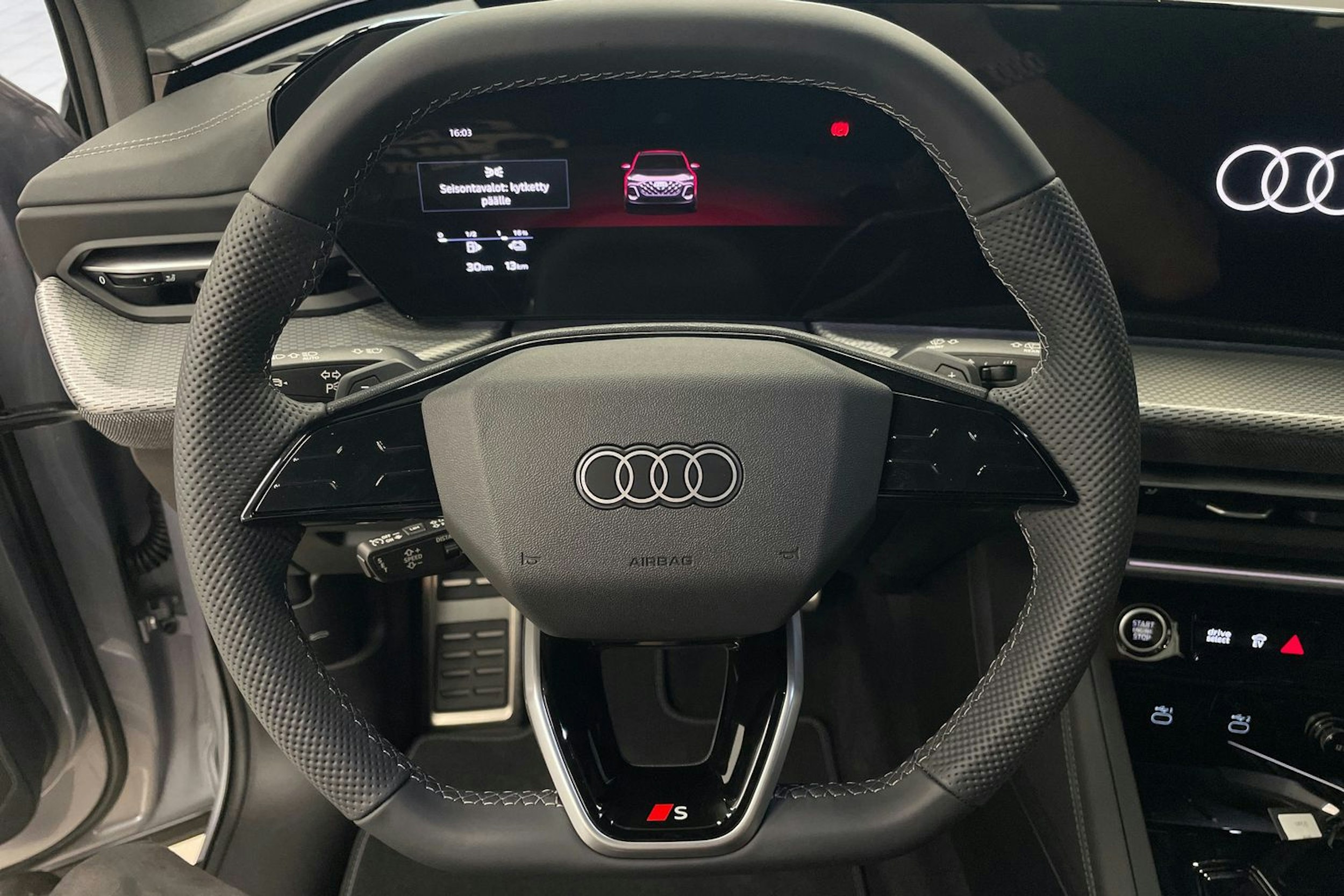 met. harmaa Audi Q5 2025 kuva 14.