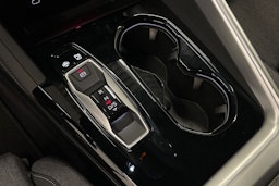 met. harmaa Audi Q5 2025 kuva 18.