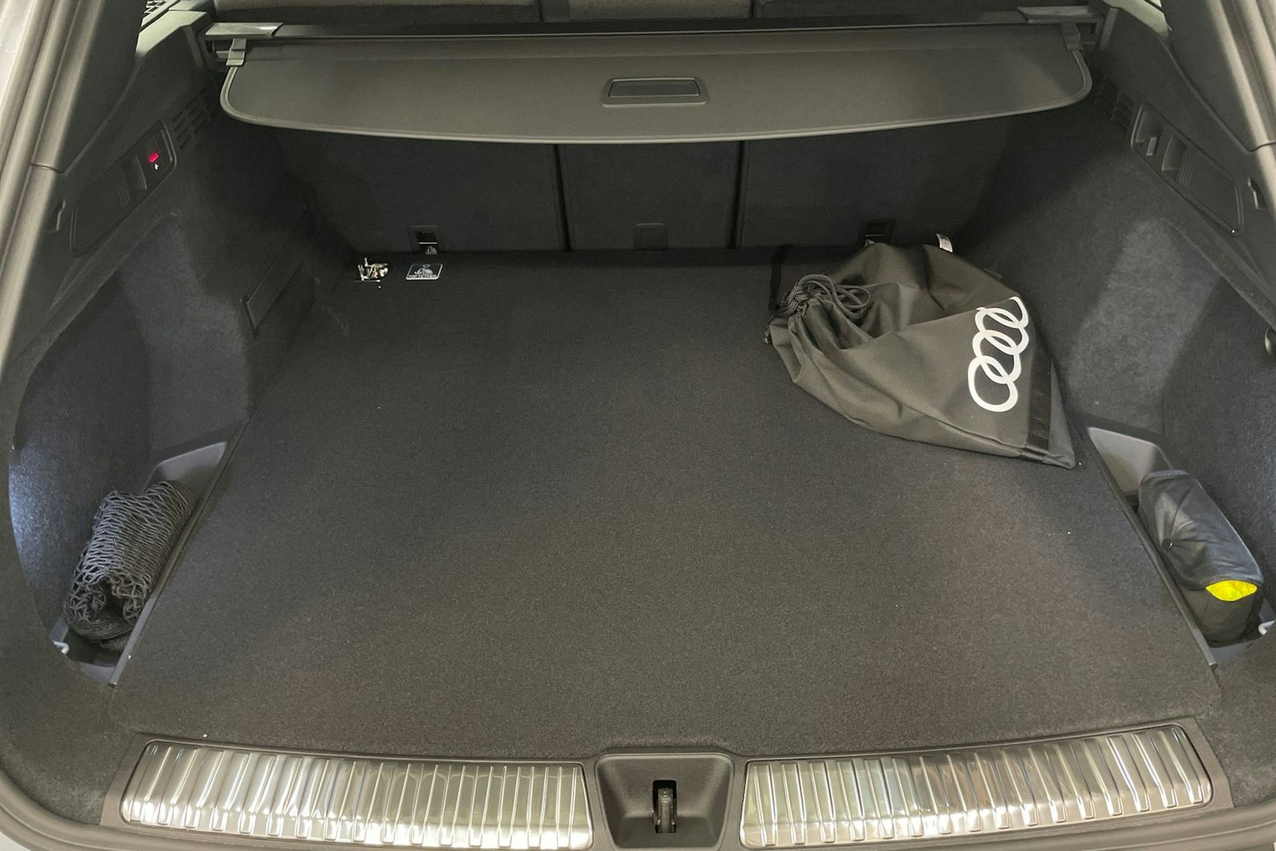 met. harmaa Audi Q5 2025 kuva 22.