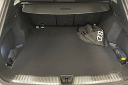 met. harmaa Audi Q5 2025 kuva 22.