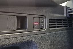 jäätikön valkoinen Audi Q5 2025 kuva 11.