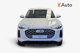 jäätikön valkoinen Audi Q5 2025 kuva 14.