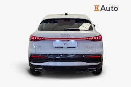 jäätikön valkoinen Audi Q5 2025 kuva 15.