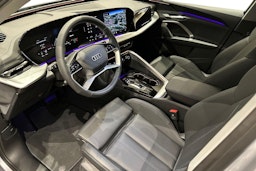 met. harmaa Audi Q5 2025 kuva 6.