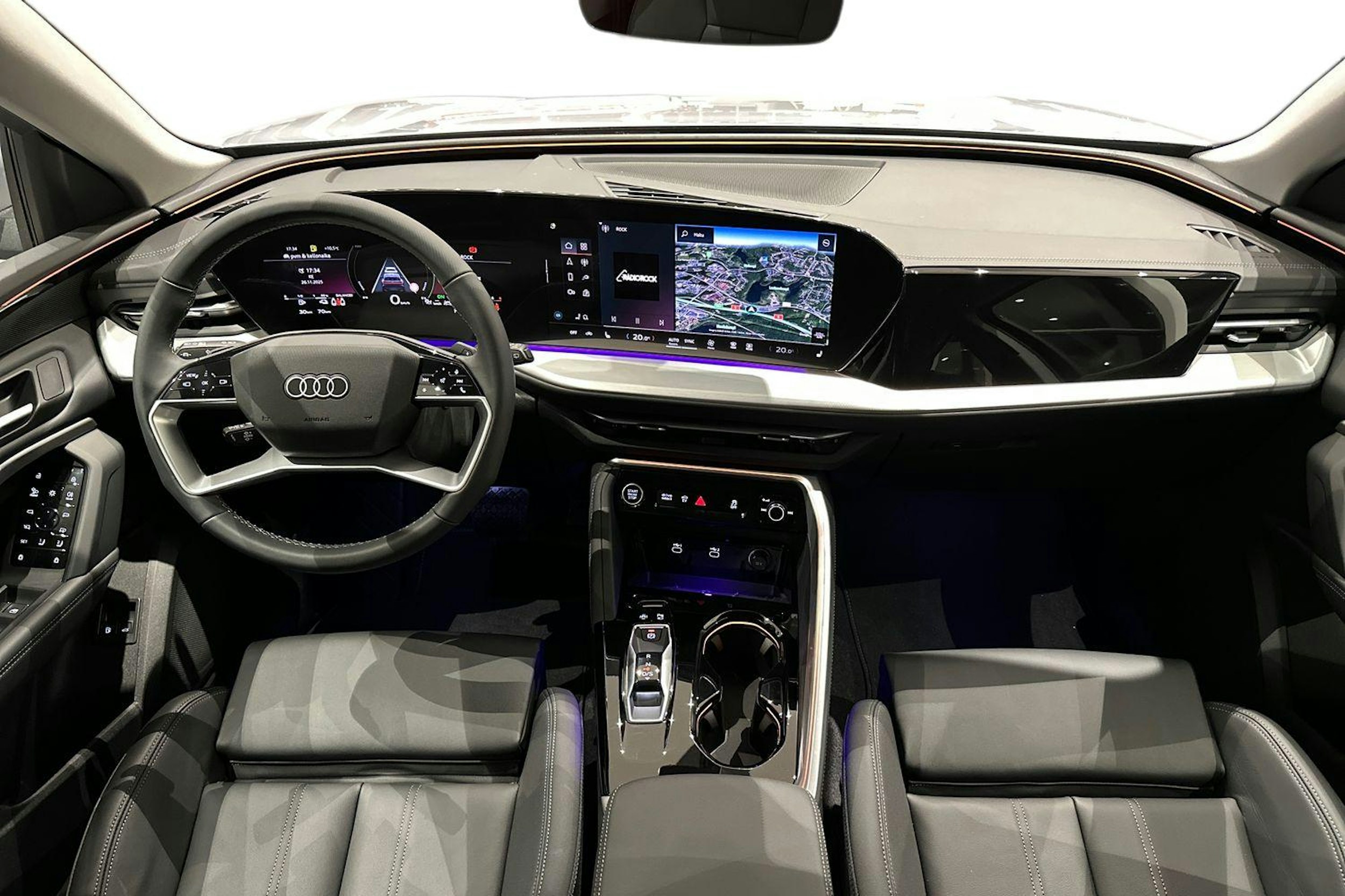 met. harmaa Audi Q5 2025 kuva 7.