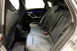 met. harmaa Audi Q5 2025 kuva 8.