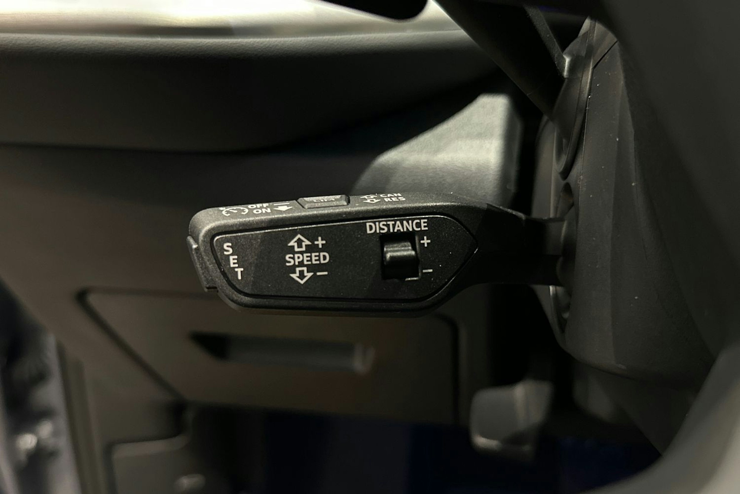 met. harmaa Audi Q5 2025 kuva 18.