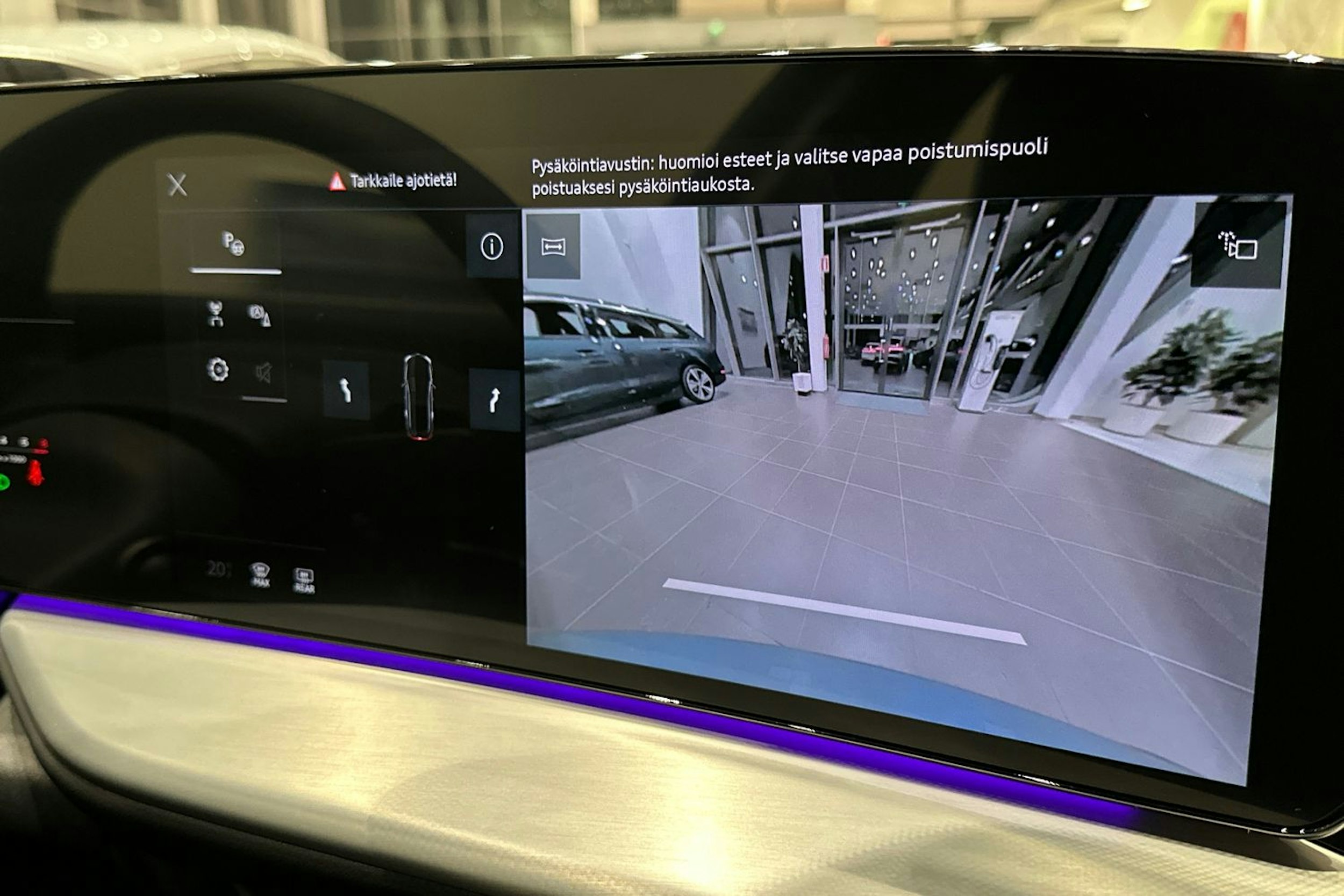 met. harmaa Audi Q5 2025 kuva 21.