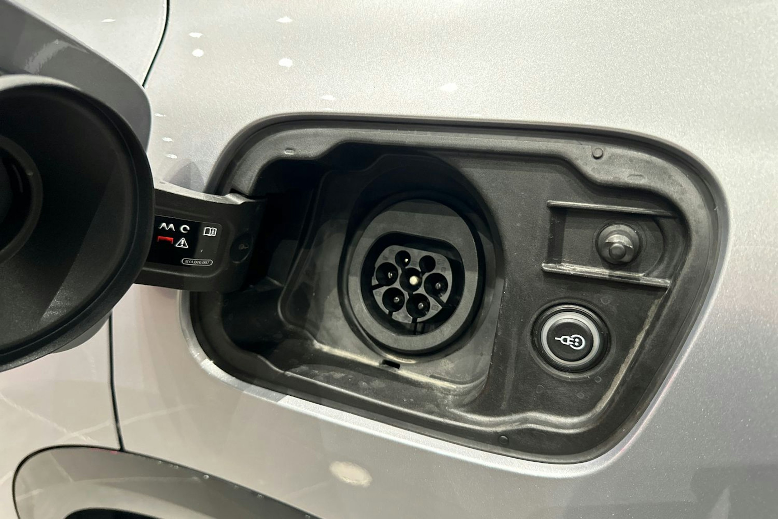 met. harmaa Audi Q5 2025 kuva 23.