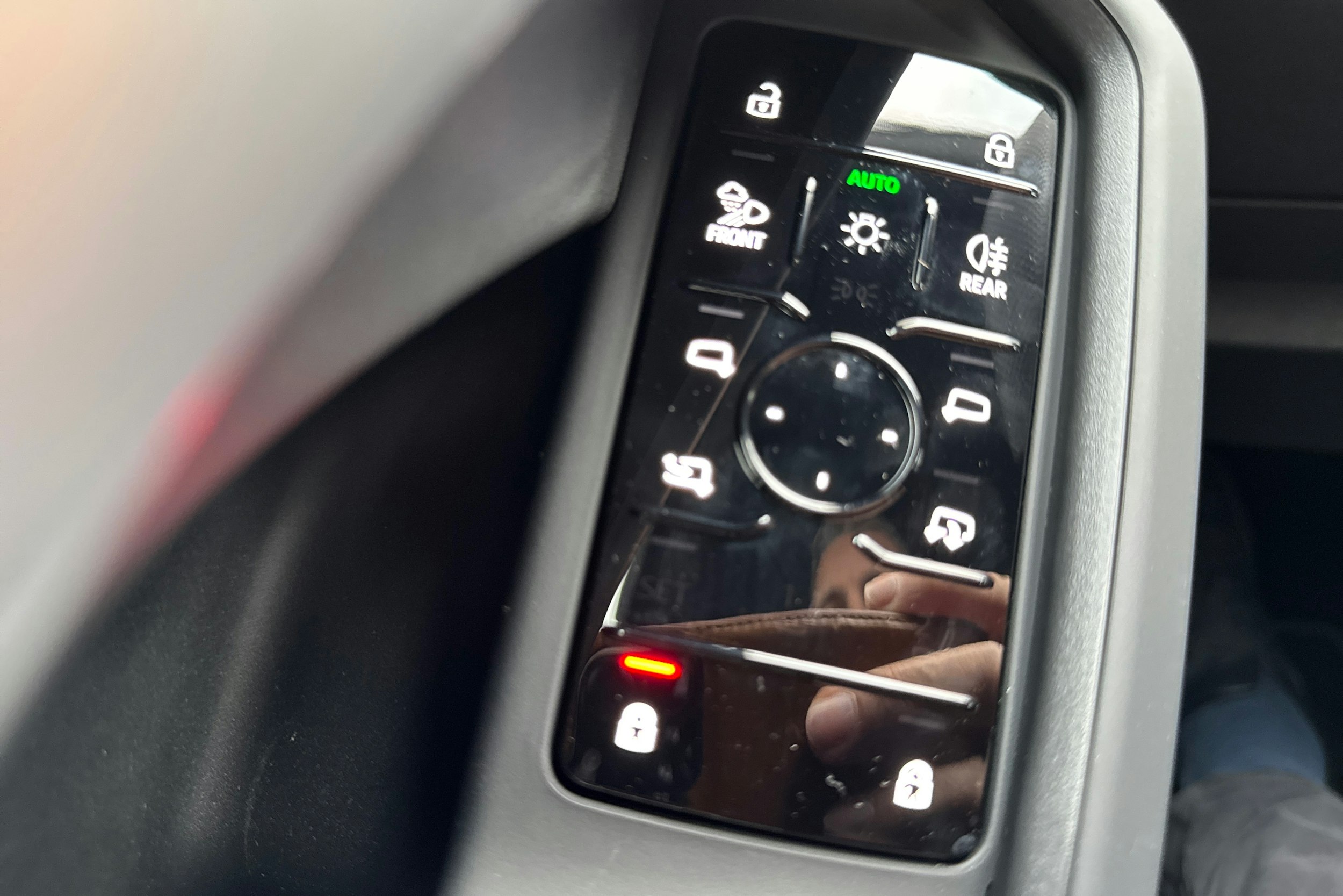 punainen Audi Q5 2025 kuva 13.