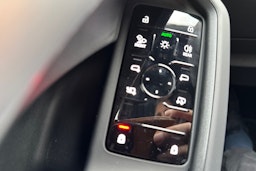 punainen Audi Q5 2025 kuva 13.