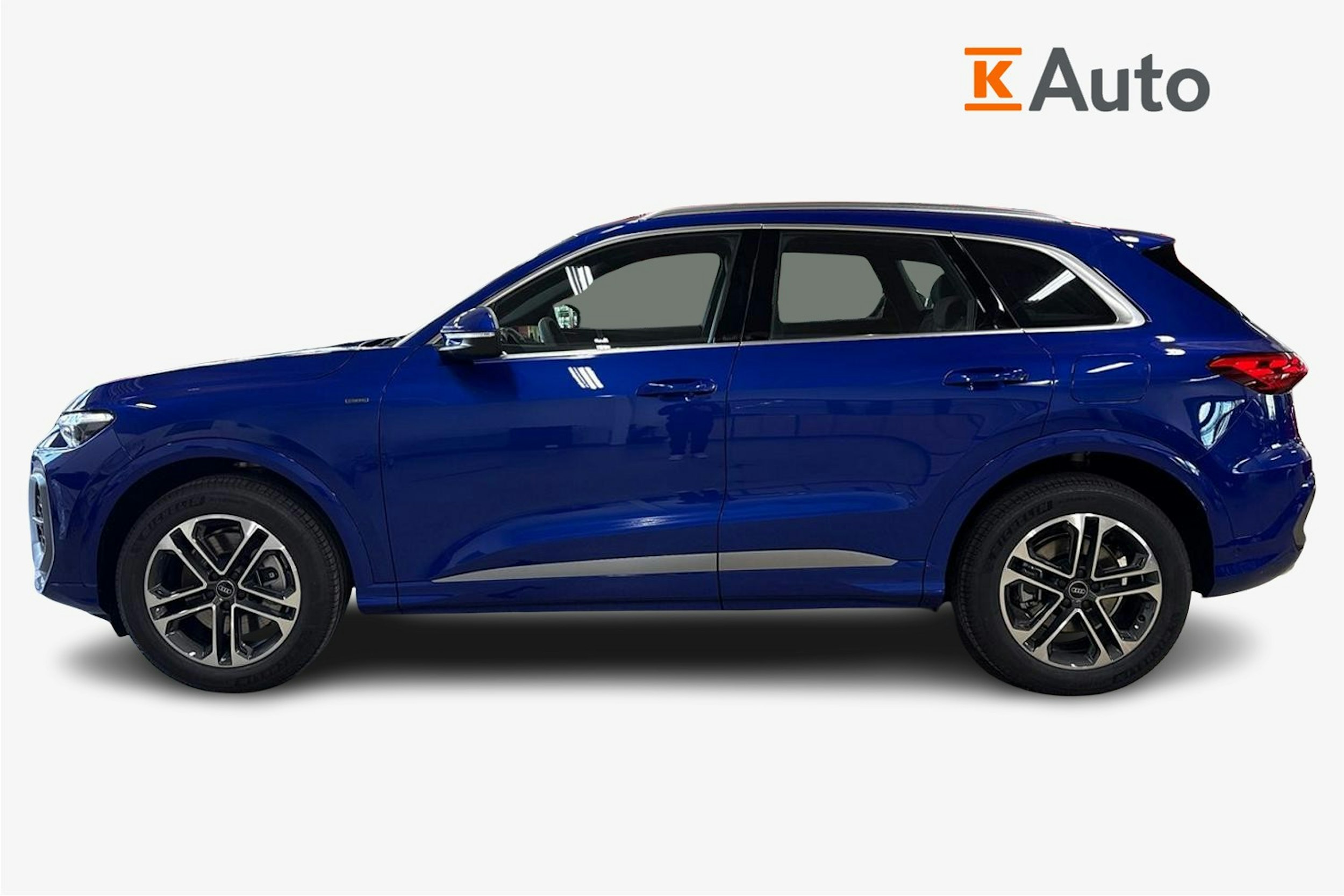 met. sininen Audi Q5 2025 kuva 5.
