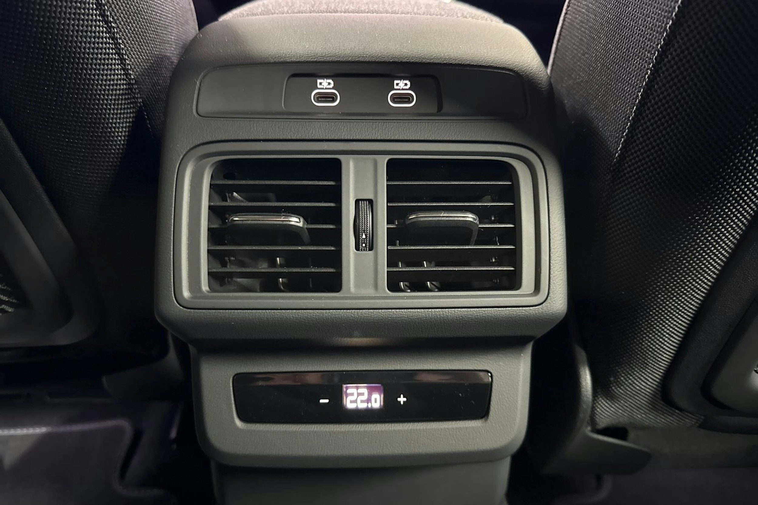 met. sininen Audi Q5 2025 kuva 11.