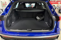 met. sininen Audi Q5 2025 kuva 12.