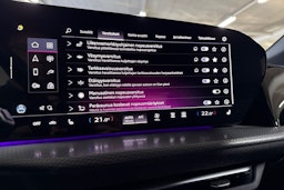 met. sininen Audi Q5 2025 kuva 18.