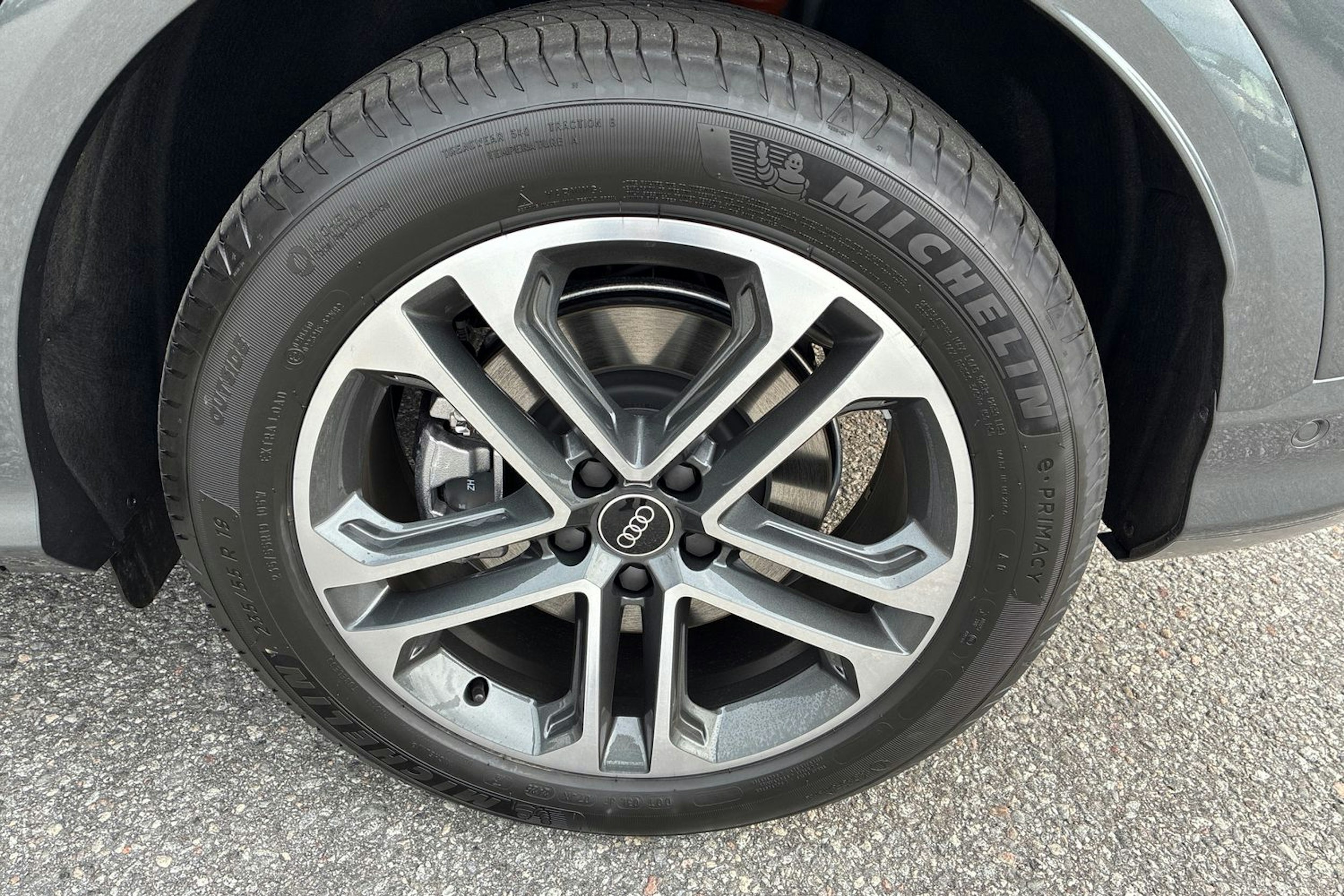 harmaa Audi Q5 2025 kuva 10.