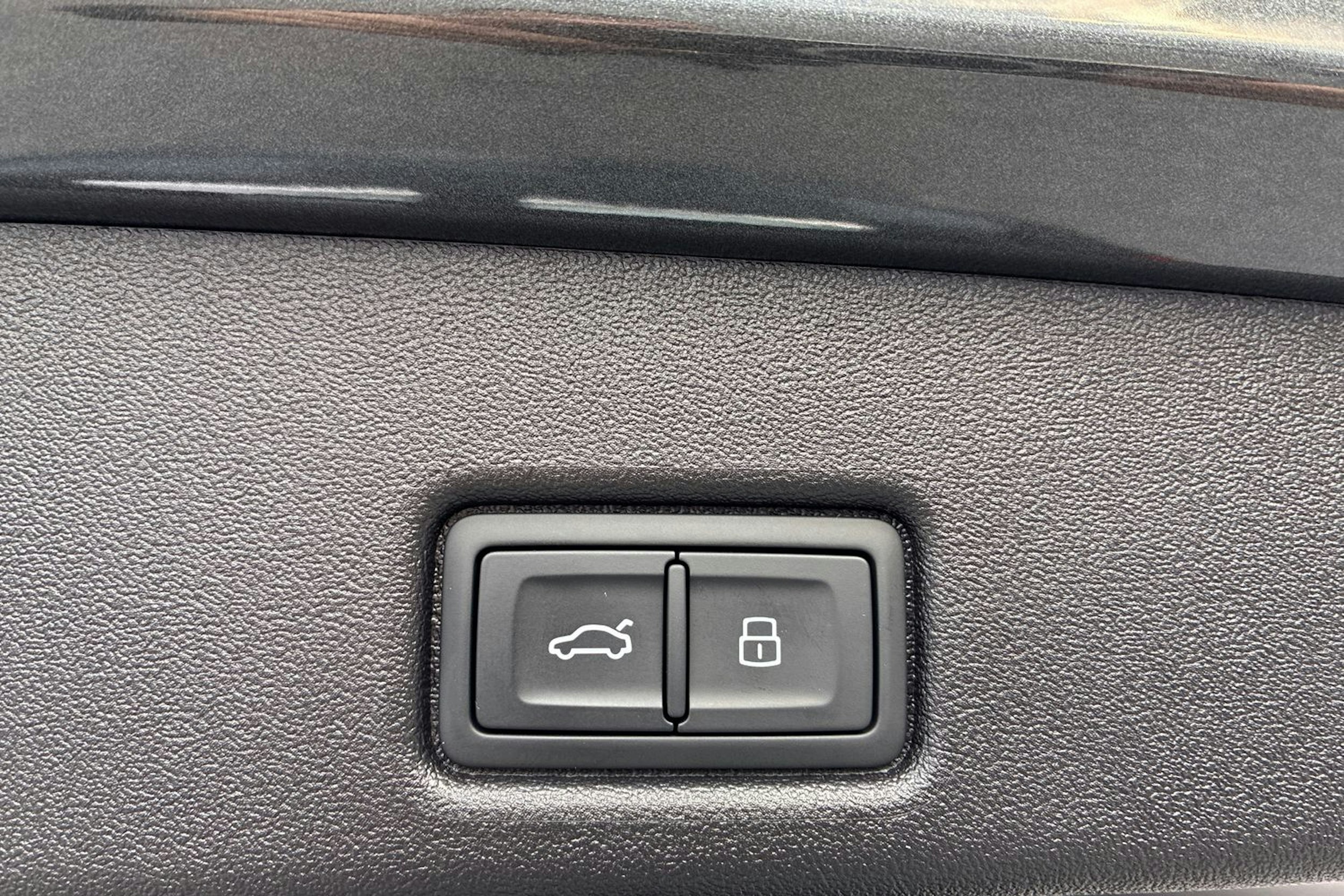 harmaa Audi Q5 2025 kuva 15.